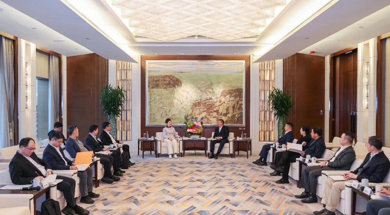 市領導率隊赴香港開展經貿交流活動